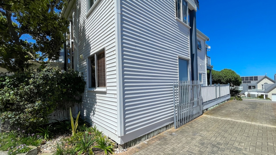 5 Bedroom Property for Sale in Hersham Western Cape